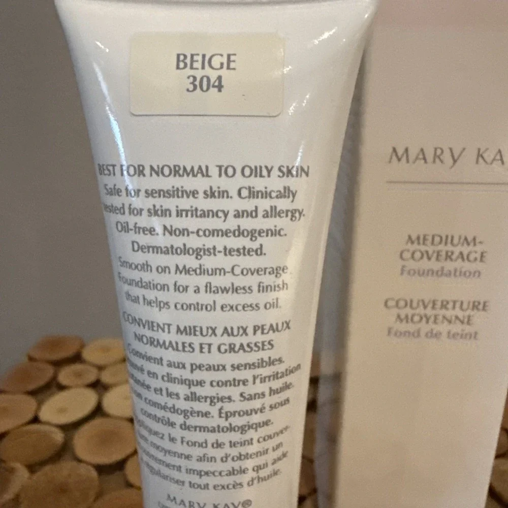 Mary Kay Medium Coverage Foundation BEIGE 304 ~ #355700 ~ Gray Cap~New Old Stock